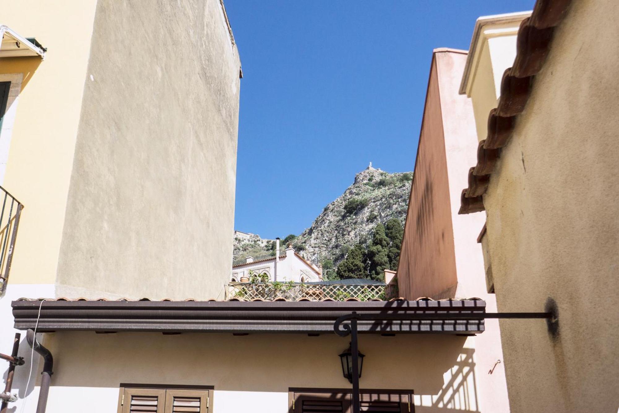 Tina House - Il Cortile Nel Centro Storico Di Taormina Daire Dış mekan fotoğraf